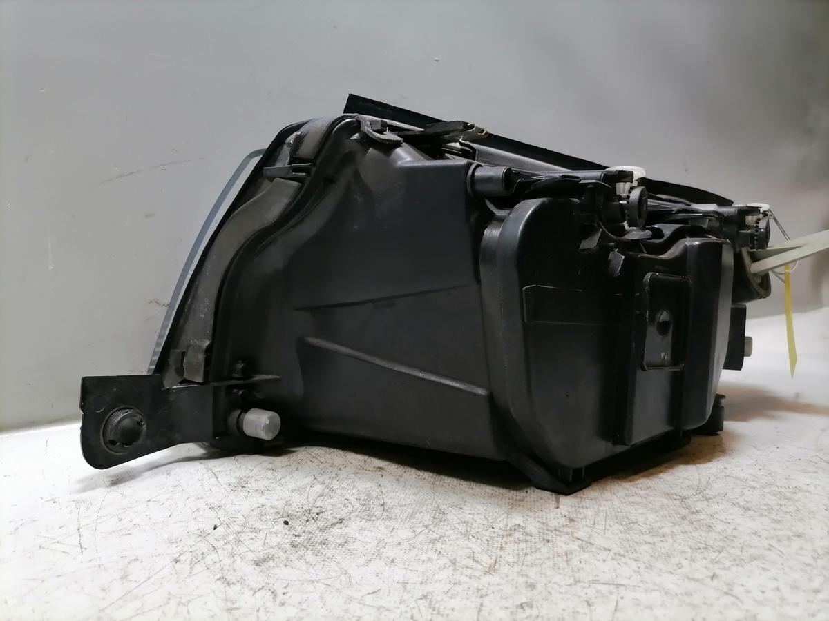 Skoda Fabia 1 6Y Scheinwerfer vorn rechts Halogen Schwarzer Hintergrund Zubeh&ouml;r Bj.2003